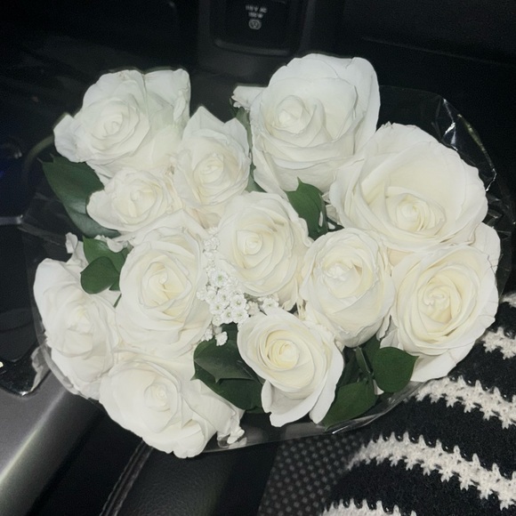 • • • - Picture 1 of 2